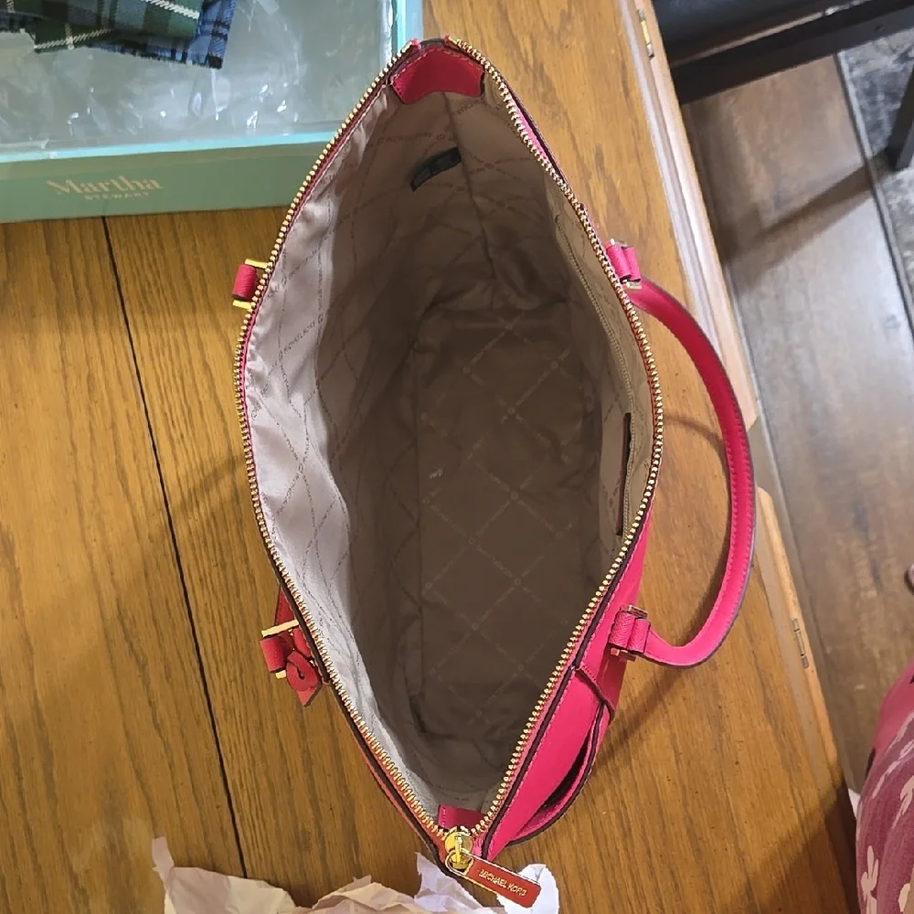 Michael Kors Pink Women's Bag And WALLET - Picture 2 of 4